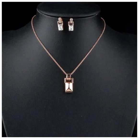 Art Deco Simulated Diamond The Gilda Necklace Set - Picture 5 of 5